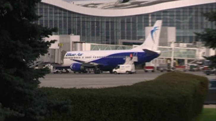 Incident pe aeroportul Otopeni! Avion oprit la sol din cauza unui geam fisurat 